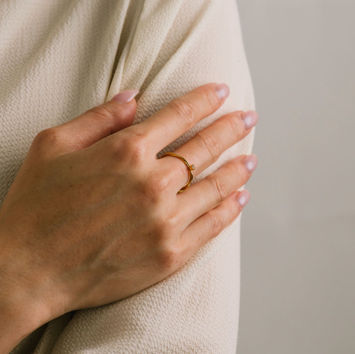 Yara Twisted Ring
