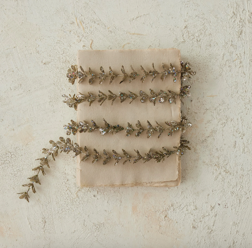 Boxwood Garland with Glitter