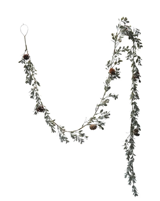 Boxwood Garland with Pinecones
