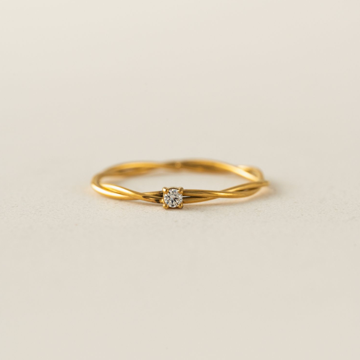 Yara Twisted Ring