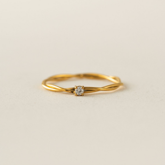 Yara Twisted Ring